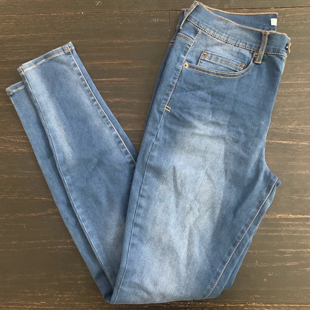 High Rise medium blue MUDD Jeans size 9